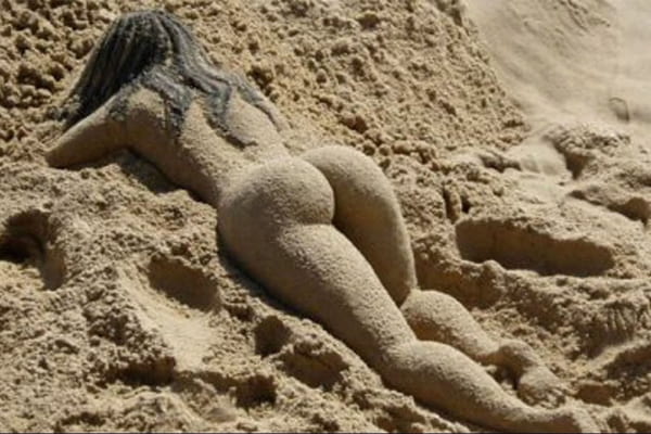 E reală sau din nisip?