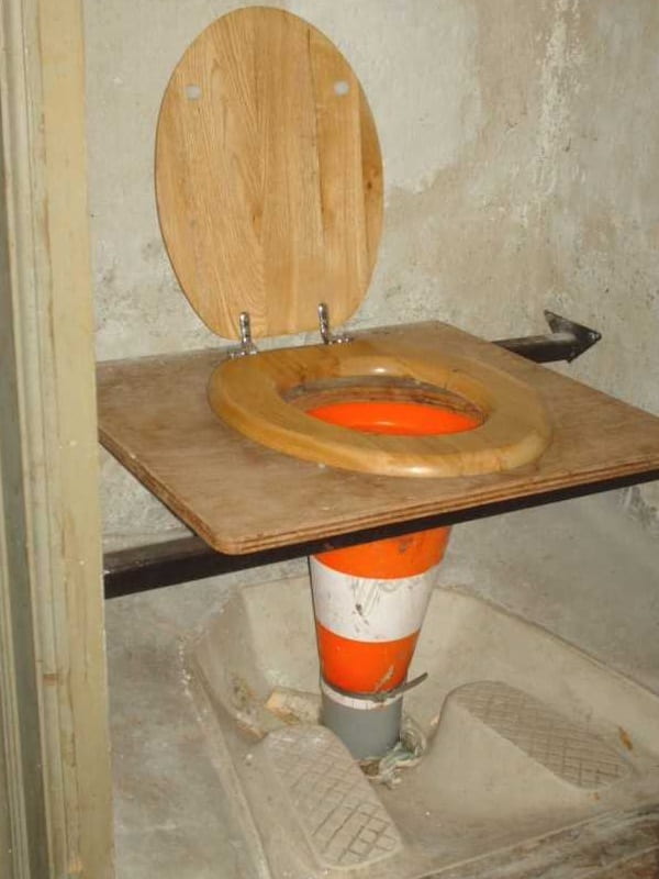 WC pentru barosanii CNADR