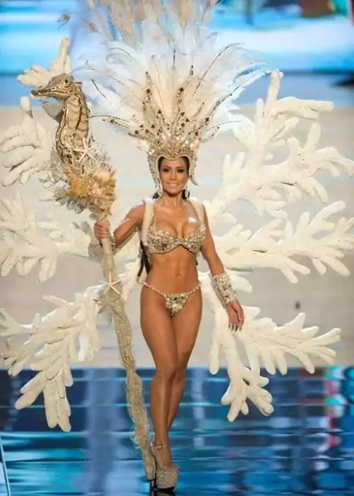 Costumații - Miss Univers 11