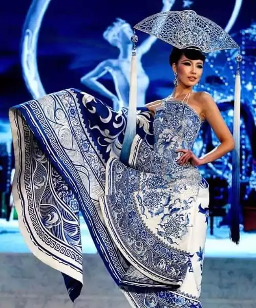 Costumații - Miss Univers 8