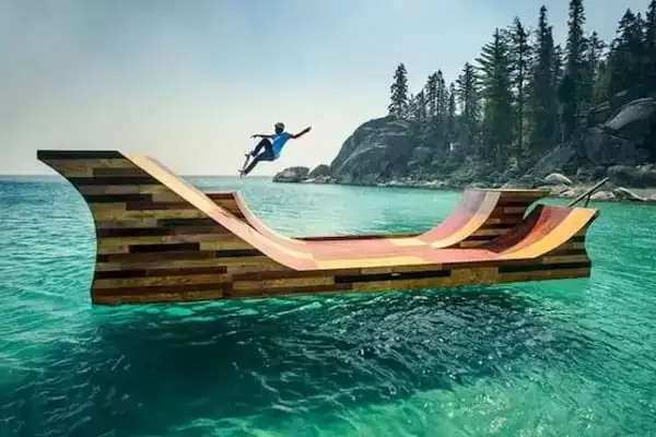 Construcții plutitoare - Rampă plutitoare pentru Skateboard