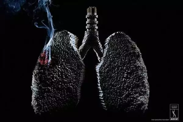 Publicitate șocantă - Fumatul arde plămânii