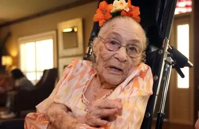 Cele mai bătrâne femei din lume - Gertrude Weaver