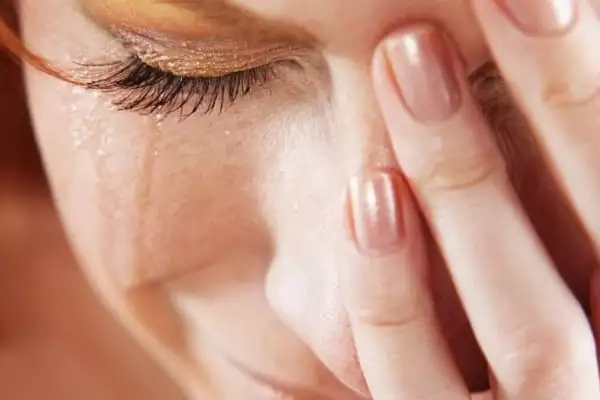 Femeile plâng mai mult decât bărbații