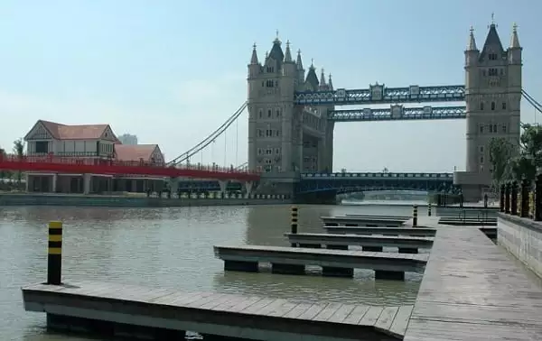 Imitație Tower Bridge