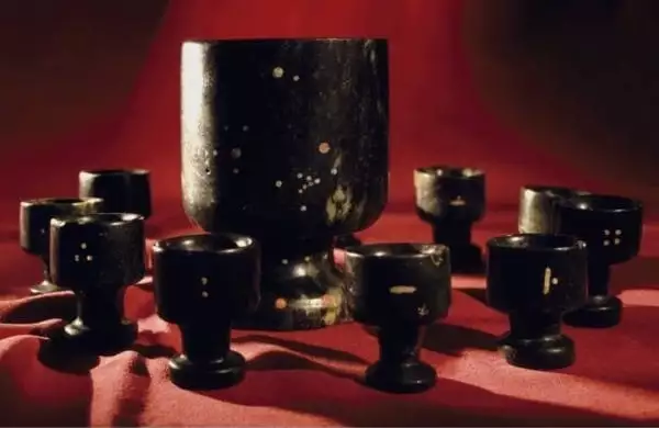 Descoperiri arheologice incredibile - cupa din jad