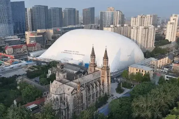 Balon gonflabil uriaș